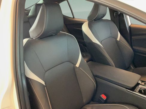 Used 2025 Toyota Camry SE FWD image 37