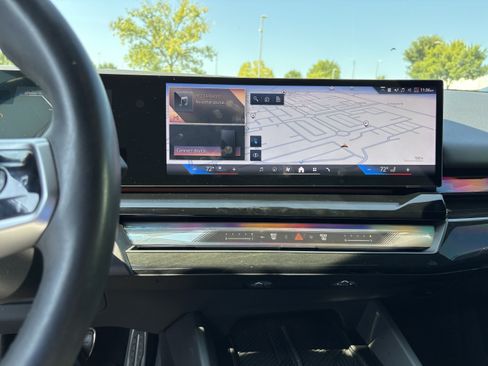 Used 2024 BMW i5 eDrive40i w/ Executive Package RWD image 30