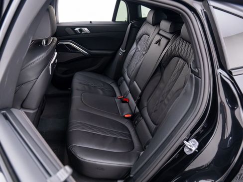 New 2026 BMW X6 xDrive40i w/ Executive Package image 17