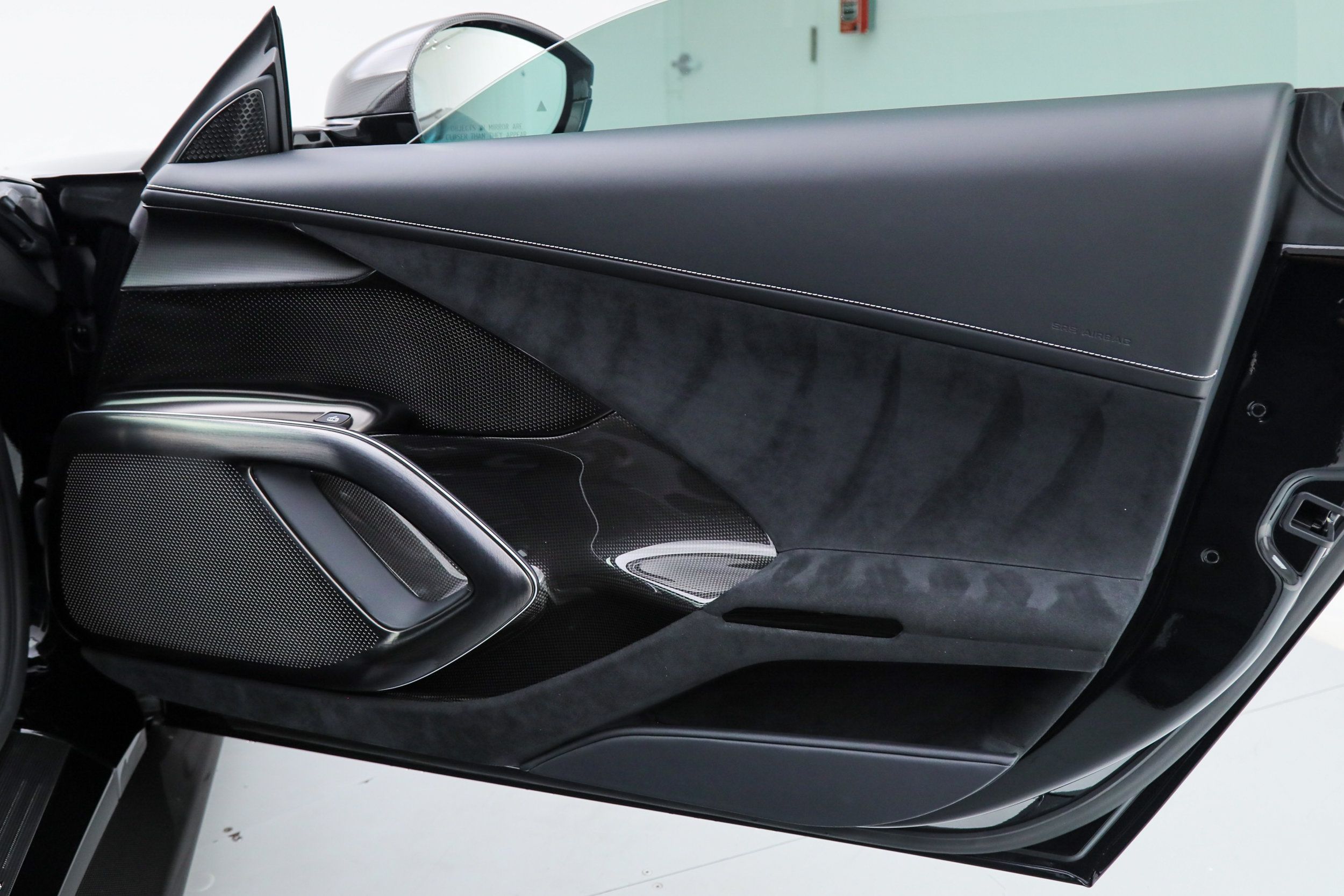 Certified 2025 Ferrari 12Cilindri RWD image 28