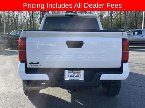 Used 2024 Toyota Tacoma TRD Off-Road AWD/4WD image 4