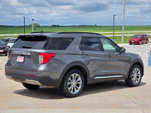 Used 2023 Ford Explorer XLT w/ Equipment Group 202A AWD/4WD image 8