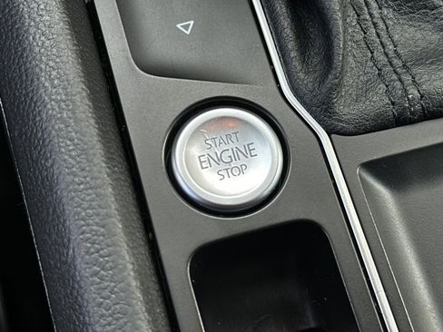 Used 2019 Volkswagen Atlas SE w/ Panoramic Sunroof Package image 23