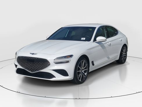 Used 2025 Genesis G70 2.5T image 6