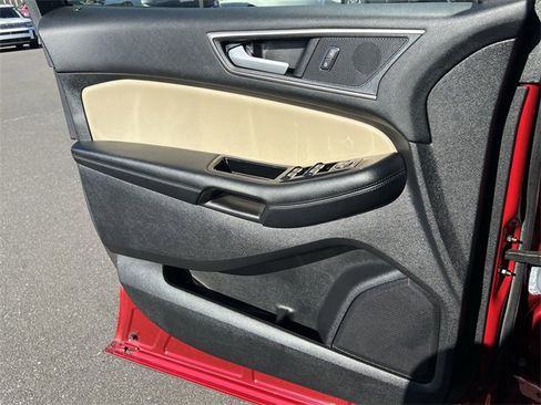 Used 2020 Ford Edge SEL w/ Convenience Package image 25