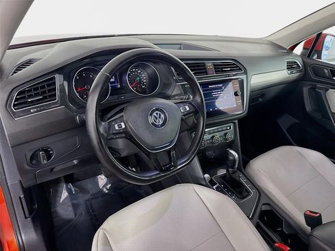 Used 2019 Volkswagen Tiguan SE w/ Panoramic Sunroof Package FWD image 10