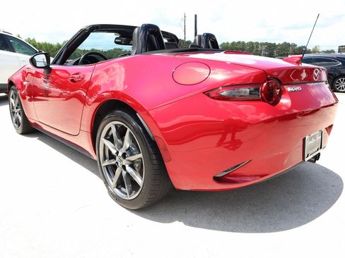 Used 2017 MAZDA MX-5 Miata Grand Touring RWD image 4
