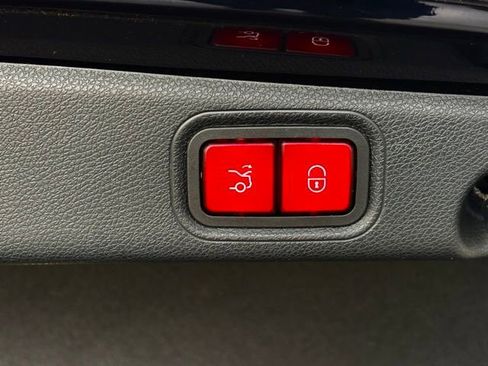 Used 2022 Mercedes-Benz E 350 Sedan image 35