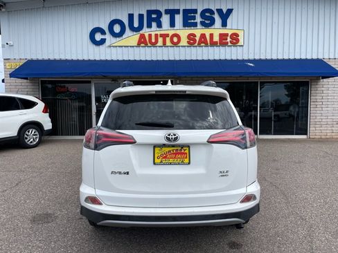 Used 2018 Toyota RAV4 XLE w/ Plus Extra Value Package AWD/4WD image 6