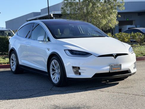 Used 2020 Tesla Model X Long Range image 6