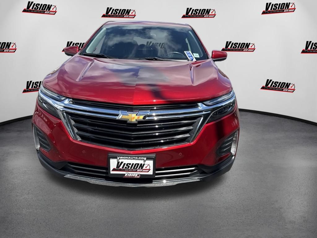 Used 2024 Chevrolet Equinox LT AWD/4WD image 2
