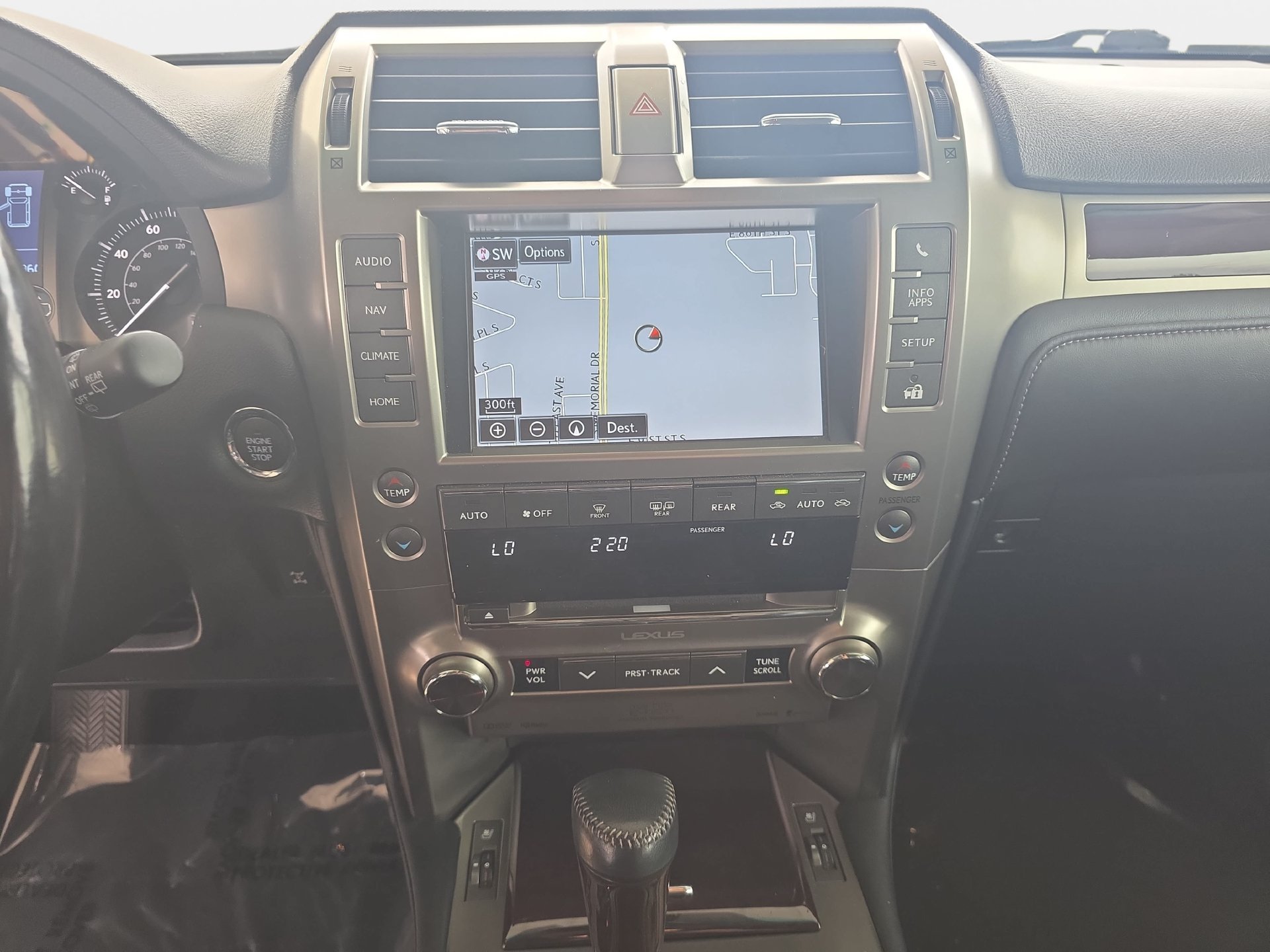 Used 2017 Lexus GX 460 Luxury w/ Preferred Accessory Package AWD/4WD image 19