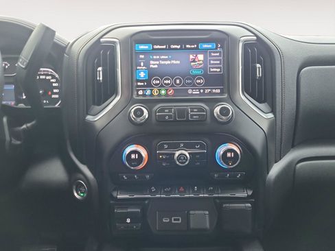 Used 2022 GMC Sierra 2500 AT4 image 14