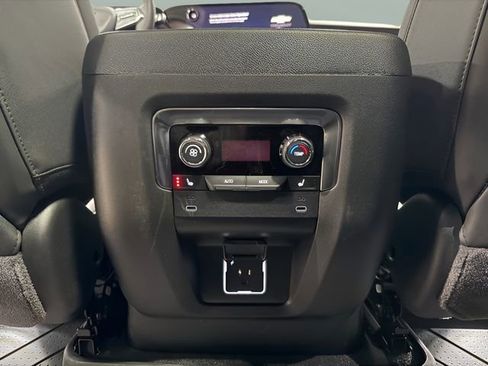 New 2026 Chevrolet Tahoe Premier w/ Sun And Tow Package AWD/4WD image 24