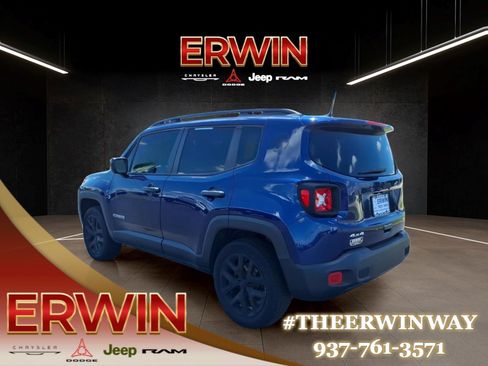 Used 2018 Jeep Renegade Latitude AWD/4WD image 5
