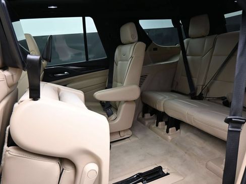 Used 2023 Cadillac Escalade Premium Luxury AWD/4WD image 34
