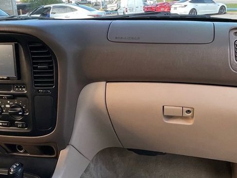 Used 1999 Toyota Land Cruiser image 28