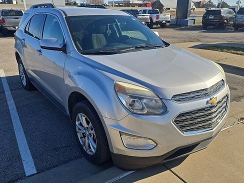 Used 2017 Chevrolet Equinox LT w/ Convenience Package image 3