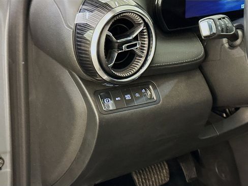 Used 2025 Chevrolet Equinox LT image 17