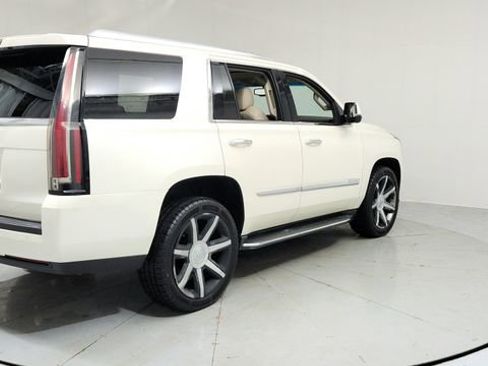 Used 2015 Cadillac Escalade Luxury image 5