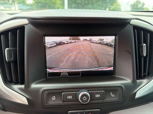 Used 2024 GMC Terrain SLE AWD/4WD image 29