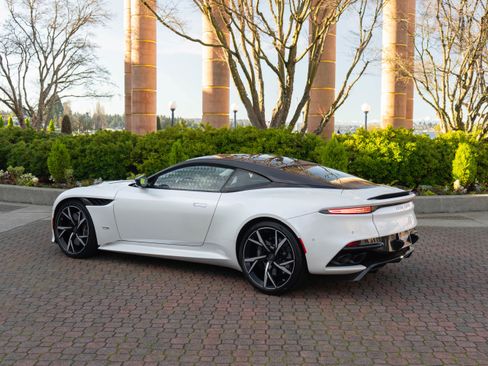 Used 2019 Aston Martin DBS Superleggera image 2