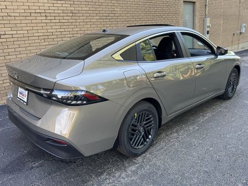 New 2026 Nissan Sentra SV w/ SV Convenience Package FWD image 21