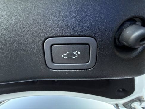 Used 2015 Jaguar XJ L Portfolio RWD image 30