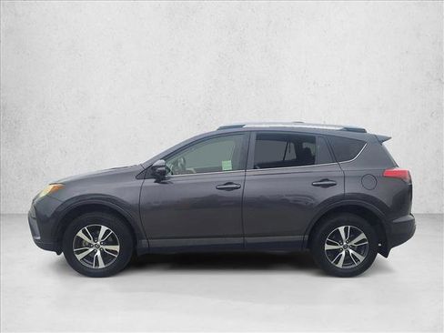 Used 2018 Toyota RAV4 XLE FWD image 8