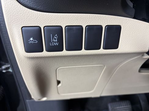 Used 2016 Mitsubishi Outlander SEL AWD/4WD image 27