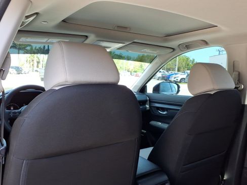Used 2025 Honda CR-V EX image 11