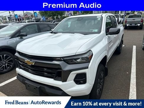 Used 2023 Chevrolet Colorado LT w/ LT Convenience Package III AWD/4WD image 3