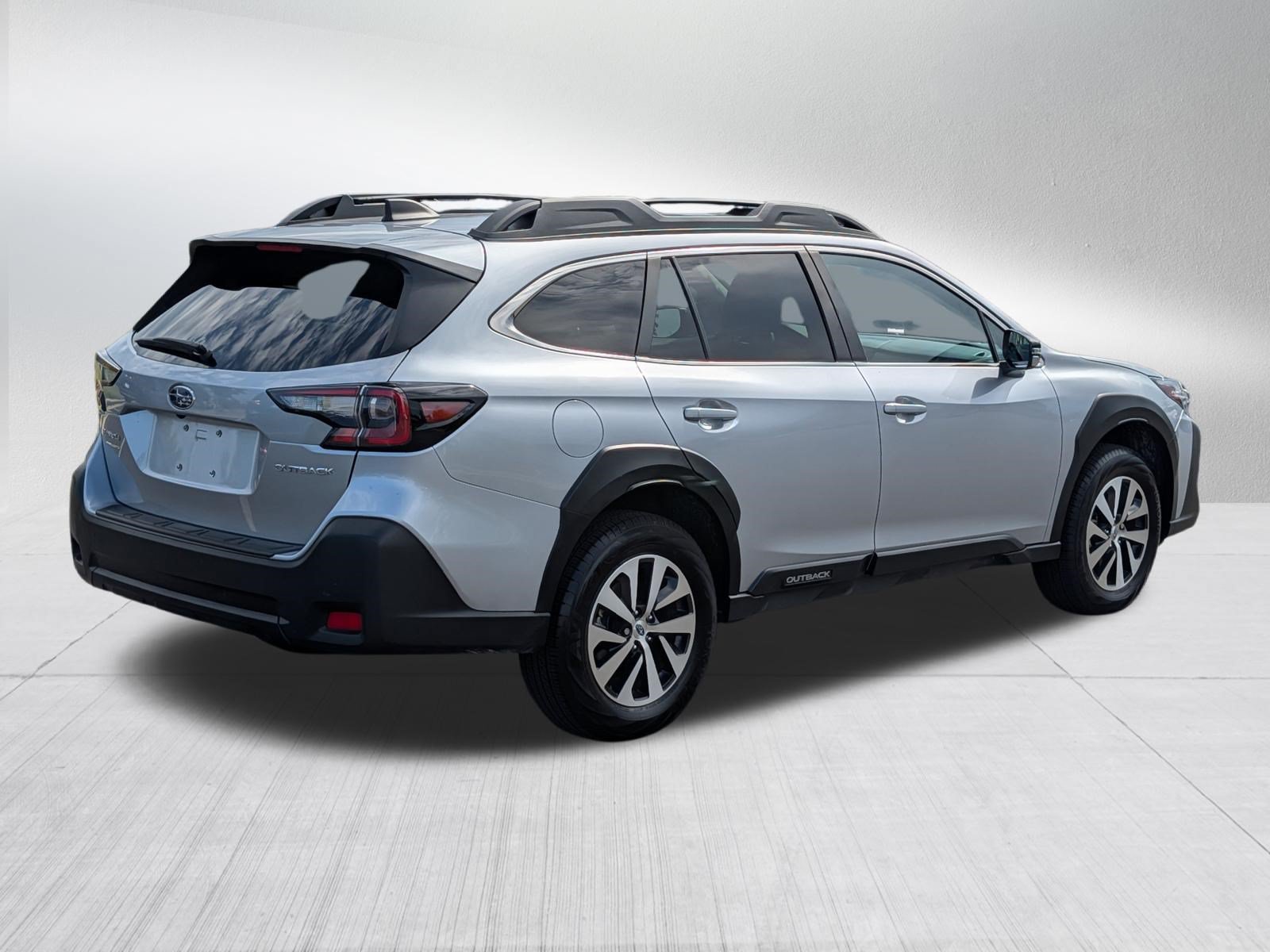 Certified 2025 Subaru Outback Premium AWD/4WD image 7