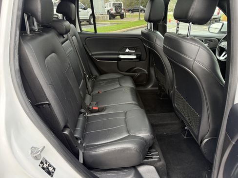 Used 2020 Mercedes-Benz GLB 250 4MATIC image 32