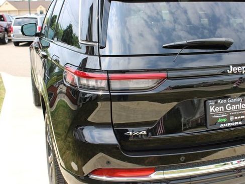 Used 2022 Jeep Grand Cherokee Overland AWD/4WD image 33
