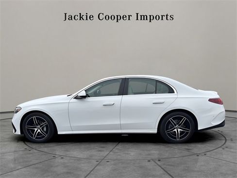 New 2025 Mercedes-Benz E 350 4MATIC Sedan image 2