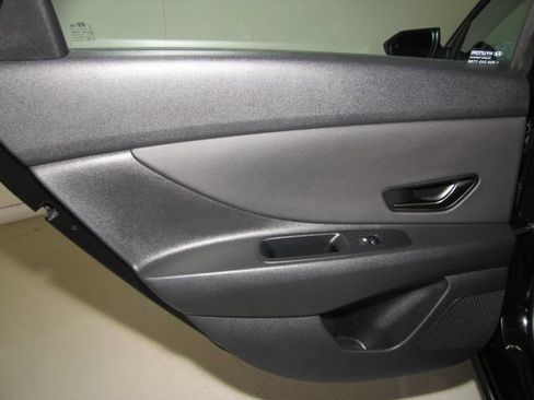Used 2025 Hyundai Elantra Sport FWD image 12