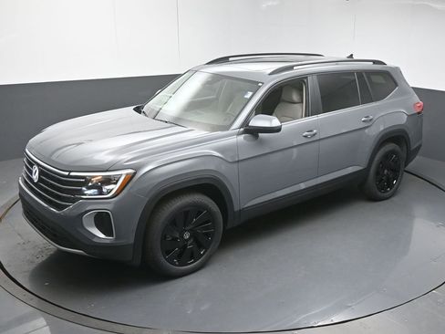 New 2026 Volkswagen Atlas SE FWD image 44