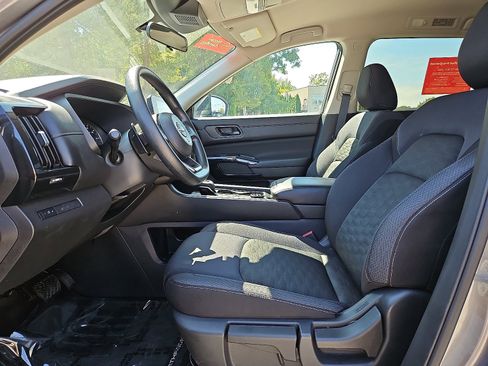 Certified 2024 Nissan Pathfinder S image 13