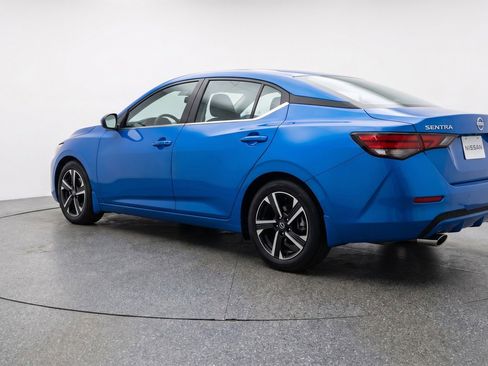 Used 2025 Nissan Sentra SV image 6