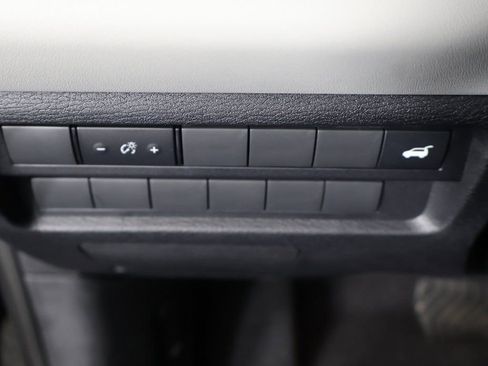 New 2025 Mitsubishi Outlander SE image 38