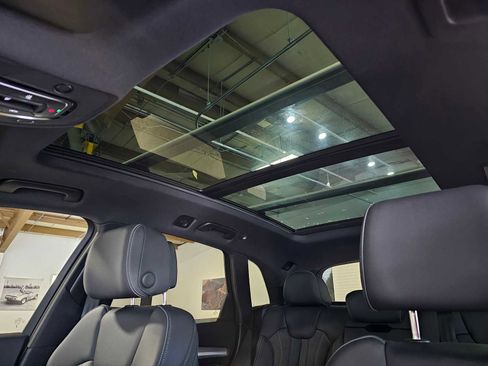 Used 2024 Audi Q5 2.0T Premium w/ Summer of Audi Package image 23