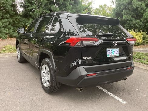 Used 2019 Toyota RAV4 LE w/ All Weather Liner Package AWD/4WD image 9