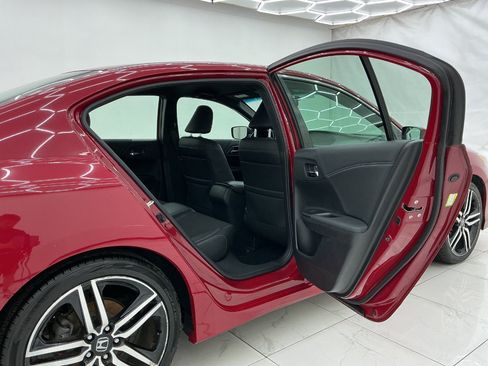 Used 2017 Honda Accord Sport image 23