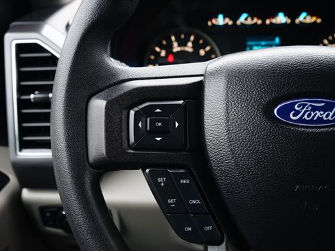 Used 2018 Ford F150 XLT image 24