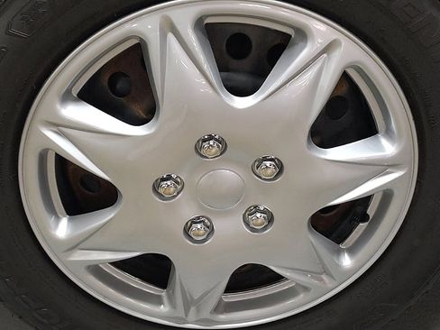 Used 2024 Nissan Kicks S FWD image 31