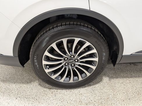 Used 2022 Lincoln Aviator Reserve w/ Elements Package Plus AWD/4WD image 11