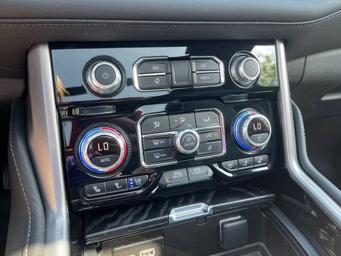 Used 2023 GMC Yukon XL Denali w/ Advanced Technology Package AWD/4WD image 26
