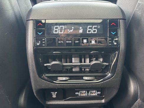 Used 2021 Jeep Grand Cherokee L Overland w/ Luxury Tech Group IV image 36