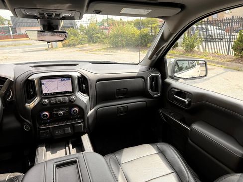 Used 2019 Chevrolet Silverado 1500 LTZ w/ LTZ Plus Package AWD/4WD image 32
